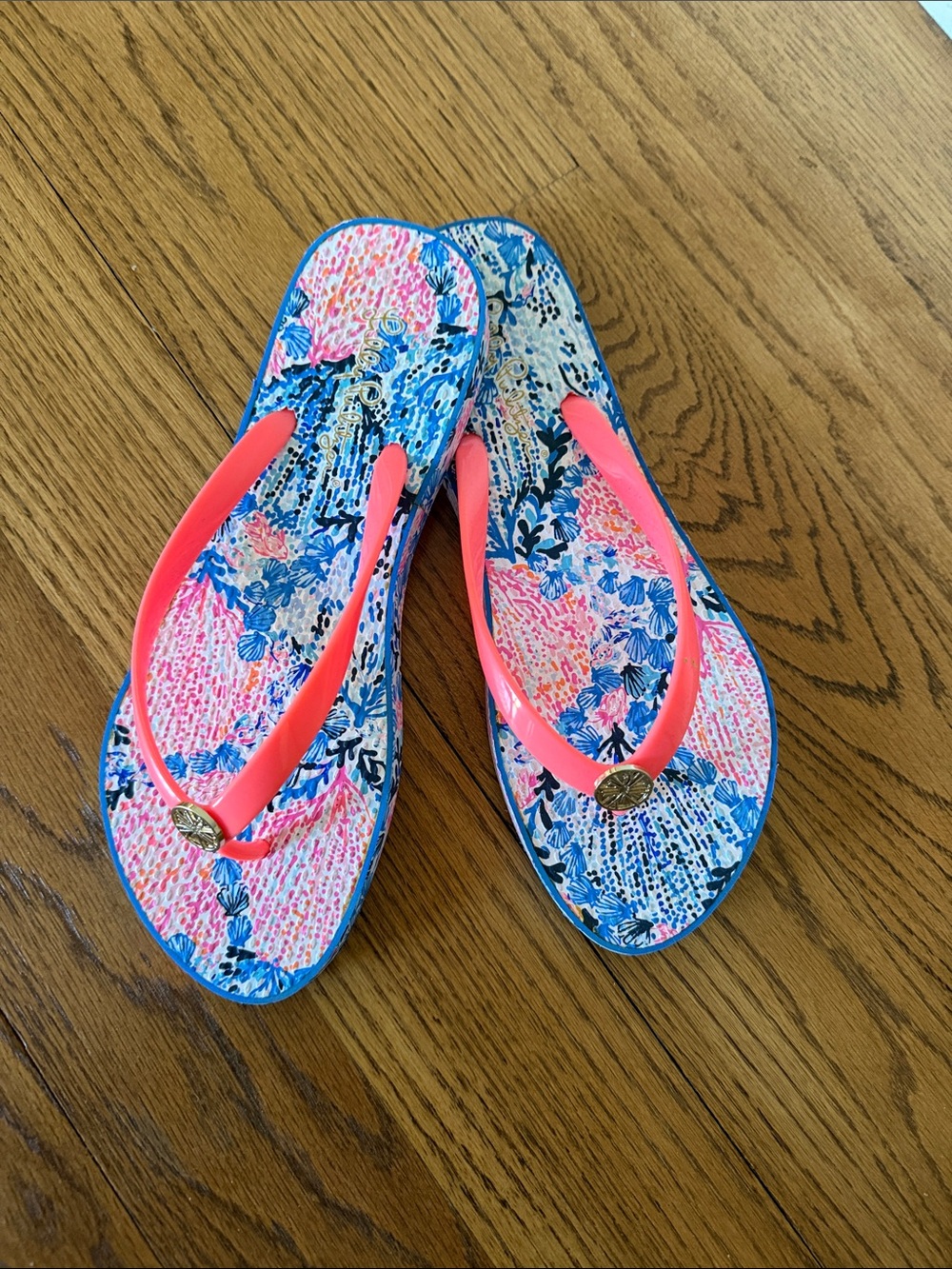 Lilly Pulitzer Coral Pink Strap Floral Blue & Pink Flip Flop Sandals